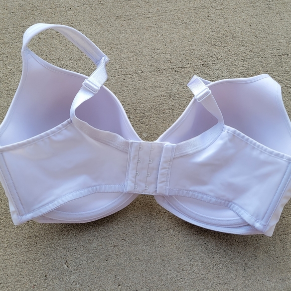White T-shirt Contour bra - Picture 2 of 3